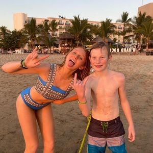 Meet your Posher, Adrienne